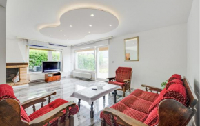 Cozy Home In Sesvete With Wifi